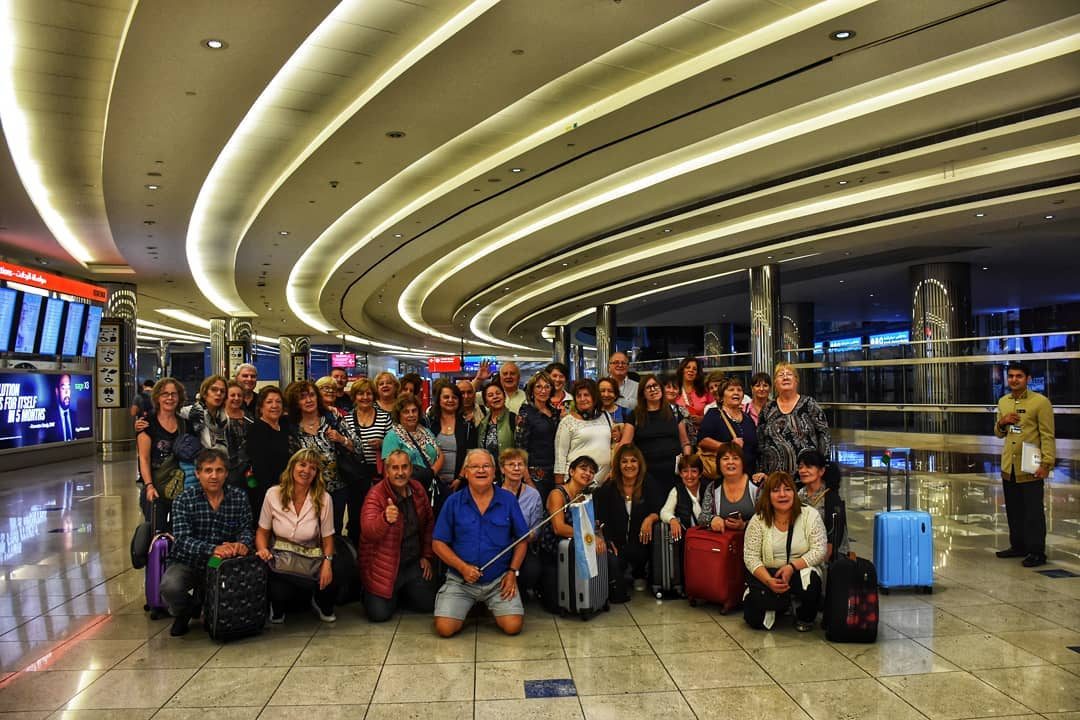 Grupo de viajeros de Alsur en el aeropuerto